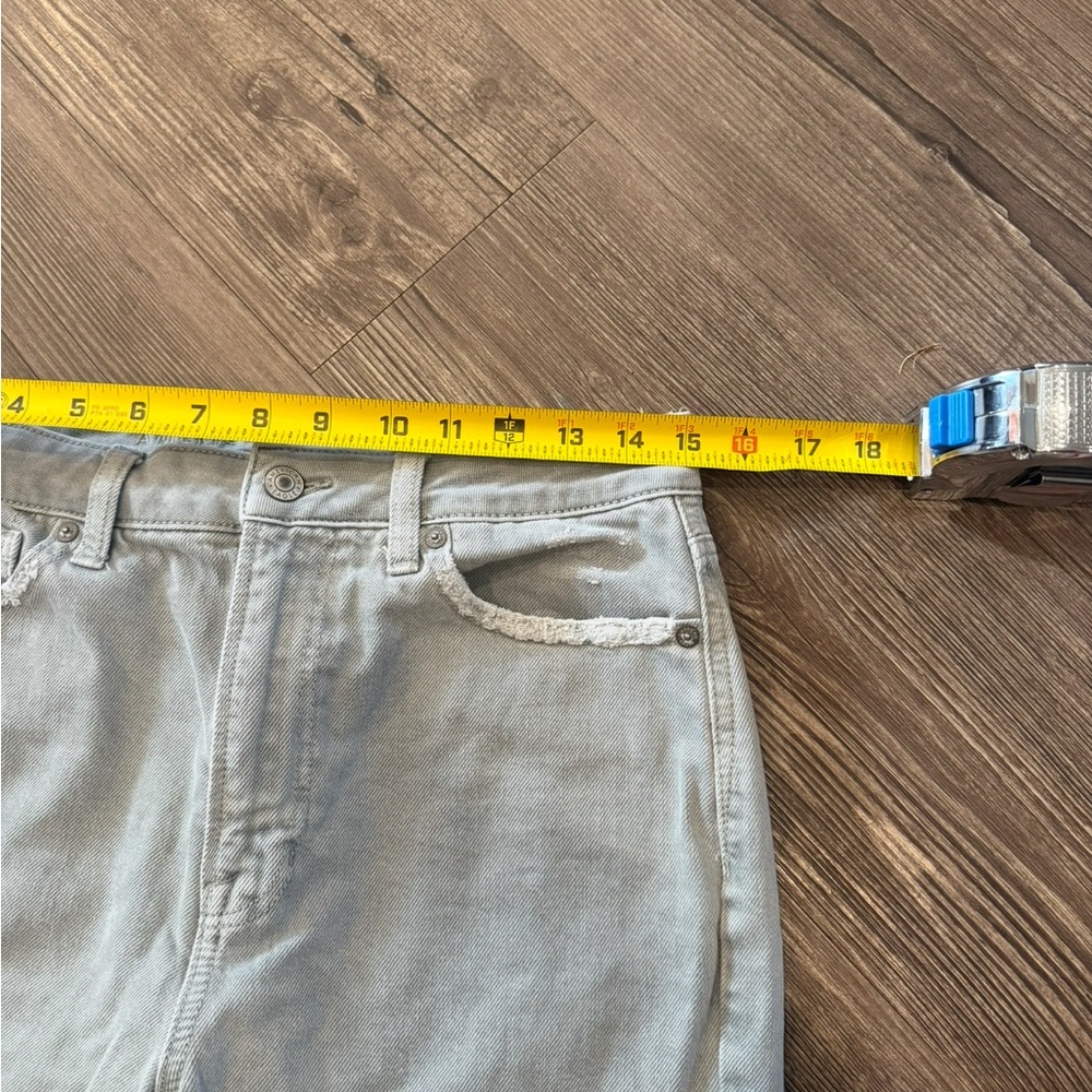 American Eagle Women’s Distressed Ripped Gray Denim Mom Jeans Size 10 - Picture 3 of 9